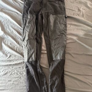 Forever 21 Men's Black Straight Jeans with reinforced Vinyl knee pads - Size 33